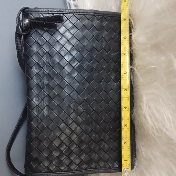 Bottega Veneta Black Woven Crossbody - Picture 11 of 16